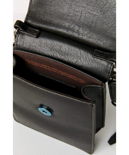 Matt & Nat（マットアンドナット）の「Matt & Nat Thessa Vegan Leather Crossbody Bag