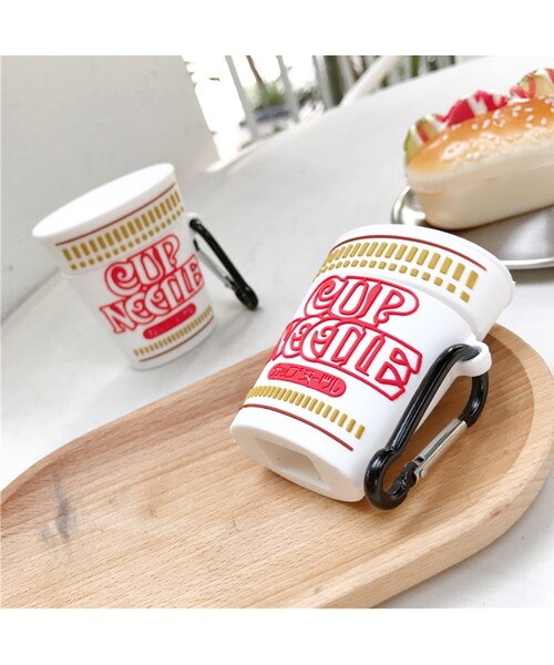 no brand(ノーブランド)の「【食べものシリーズ】 AirPodsケースカバー AirPods第1/2世代専用充電ケースカバー 日清カップヌードル保護ケース カラビナ付き 醤油味デザイン シリコーンケース(スマホケース/カバー・その他)」の3枚目の写真
