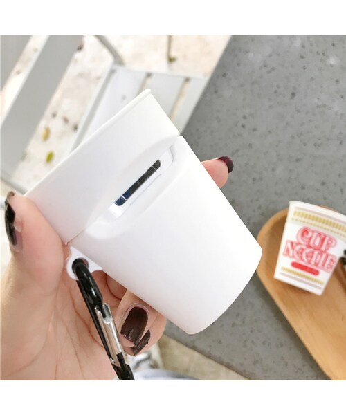 no brand(ノーブランド)の「【食べものシリーズ】 AirPodsケースカバー AirPods第1/2世代専用充電ケースカバー 日清カップヌードル保護ケース カラビナ付き 醤油味デザイン シリコーンケース(スマホケース/カバー・その他)」の6枚目の写真