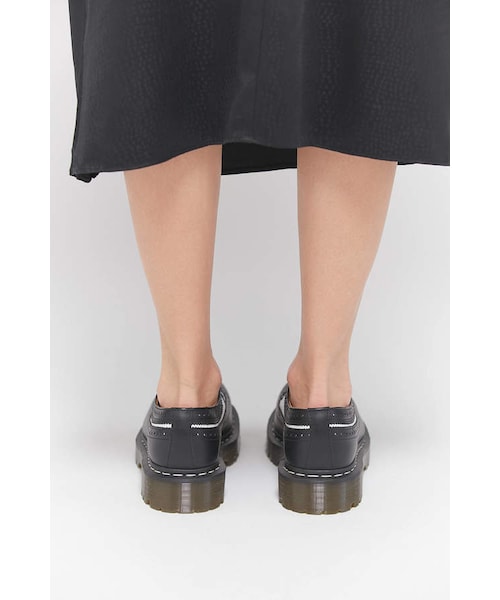 Dr. Martens（ドクターマーチン）の「Dr. Martens 3989 Bex Brogue Oxford（シューズ・レディース・White・6/7/8/9/10）」の2枚目の写真