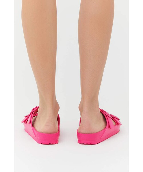 BIRKENSTOCK(ビルケンシュトック)の「Birkenstock Arizona EVA Sandal(その他シューズ・レディース・White/Silver/Black/Pink/Orange/Green・Us 5/eu 36/Us 6/eu 37/Us 7/eu 38/Us 8/eu 39/Us 9/eu 40/Us 10/eu 41)」の9枚目の写真