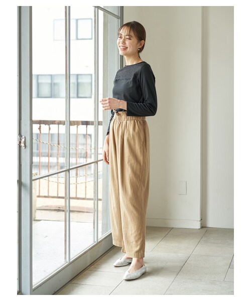 earth music&ecology（アースミュージックアンドエコロジー）の「フレンチリネンブレンドワイドパンツ（パンツ・ブラック/ダークピンク/ベージュ/キャメル/ミント/サックスブルー/グレンチェック/チェックベージュ・F）」の8枚目の写真