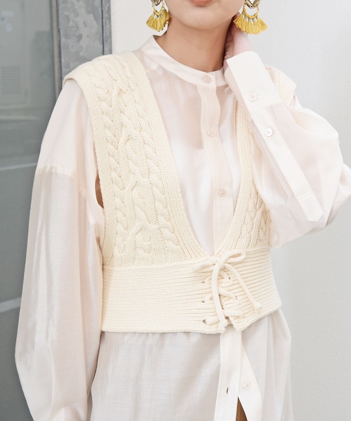 no brand（ノーブランド）の「ケーブルレースアップベスト（ベスト・レディース・その他）」の5枚目の写真