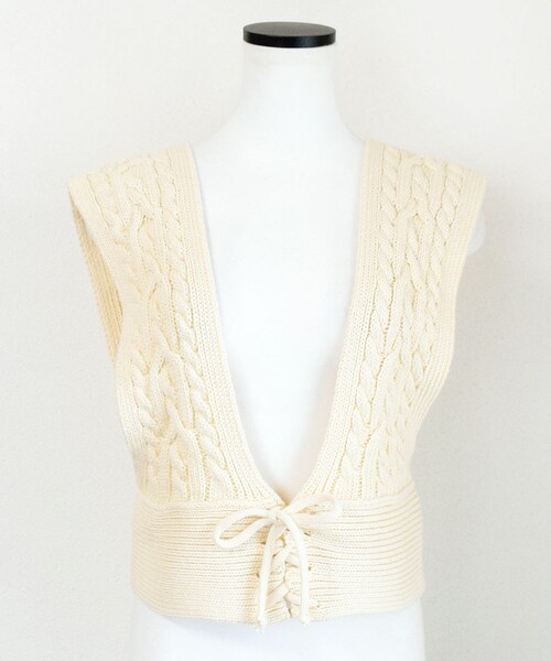 no brand（ノーブランド）の「ケーブルレースアップベスト（ベスト・レディース・その他）」の7枚目の写真