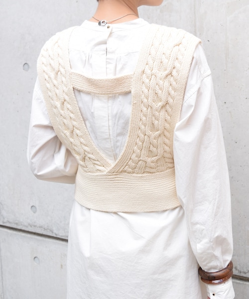 no brand（ノーブランド）の「ケーブルレースアップベスト（ベスト・レディース・その他）」の4枚目の写真