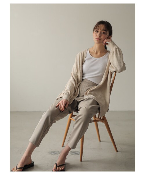 earth music&ecology（アースミュージックアンドエコロジー）の「ラクチンテーパードパンツ（パンツ・ブラック/グレーベージュ・M/L）」の7枚目の写真