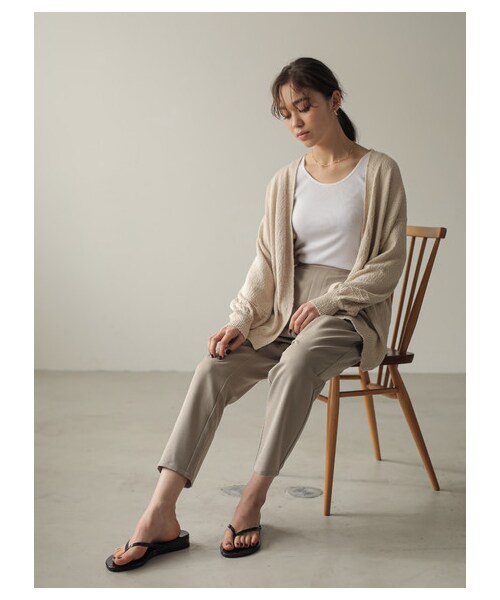 earth music&ecology（アースミュージックアンドエコロジー）の「ラクチンテーパードパンツ（パンツ・ブラック/グレーベージュ・M/L）」の6枚目の写真