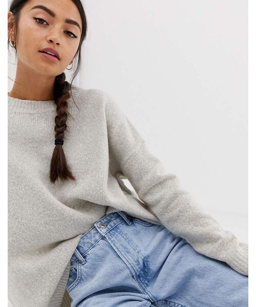 Bershka（ベルシュカ）の「Bershka mom fit jean in light blue（デニムパンツ・レディース・Blue・36/38）」の4枚目の写真