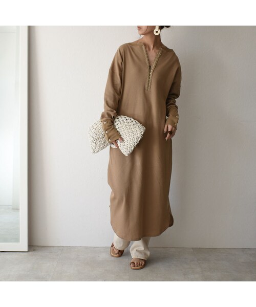 Lavish Gate(ラヴィッシュゲート)の「onepiece-04014 日本製 ホックデザイン 2wayサーマル ワンピース エクリュ モカ(ワンピース・レディース・その他)」の1枚目の写真