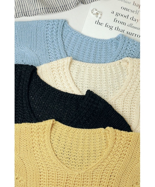 HOTPING(ホッピン)の「Vネックパンチングパターンニット(ニット/セーター・レディース・Blue/Yellow/White/Black・フリーサイズ)」の3枚目の写真