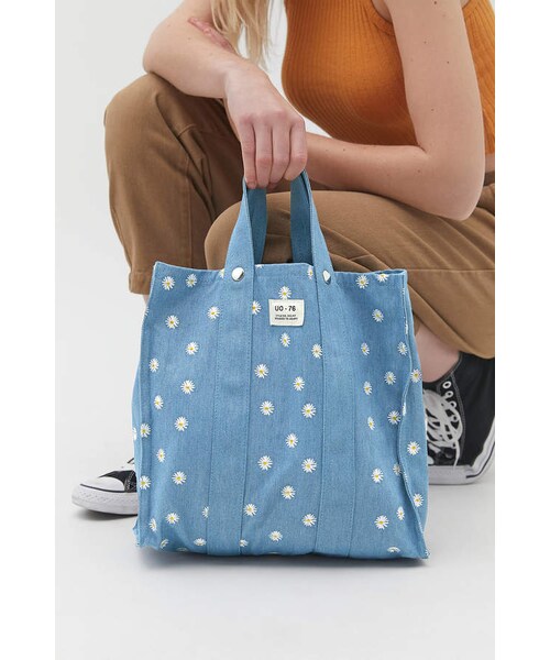 URBAN OUTFITTERS（アーバンアウトフィッターズ）の「Urban Outfitters UO Embroidered Canvas Tote Bag（トートバッグ・レディース・Green/Blue・One Size）」の2枚目の写真