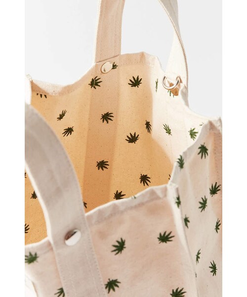 URBAN OUTFITTERS（アーバンアウトフィッターズ）の「Urban Outfitters UO Embroidered Canvas Tote Bag（トートバッグ・レディース・Green/Blue・One Size）」の9枚目の写真