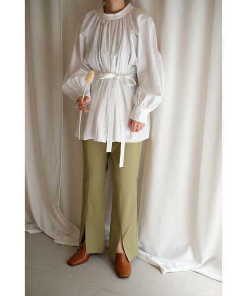 OpenCLOSE(オープンクローズ)の「スタンドカラーボリュームブラウス(シャツ/ブラウス・レディース・ホワイト・ONE)」の2枚目の写真