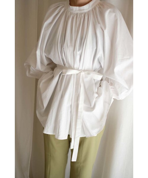 OpenCLOSE(オープンクローズ)の「スタンドカラーボリュームブラウス(シャツ/ブラウス・レディース・ホワイト・ONE)」の4枚目の写真