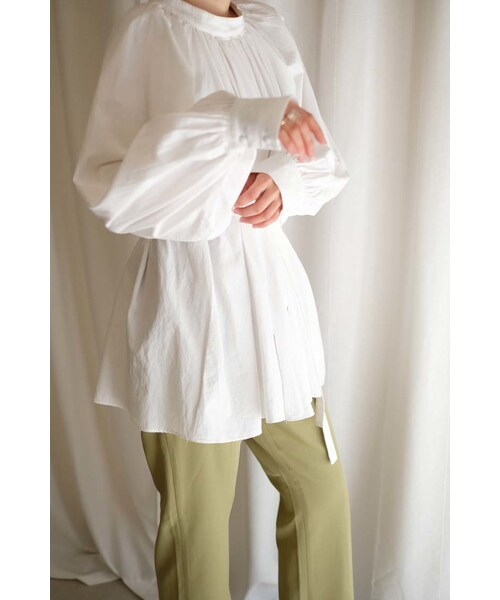 OpenCLOSE(オープンクローズ)の「スタンドカラーボリュームブラウス(シャツ/ブラウス・レディース・ホワイト・ONE)」の6枚目の写真