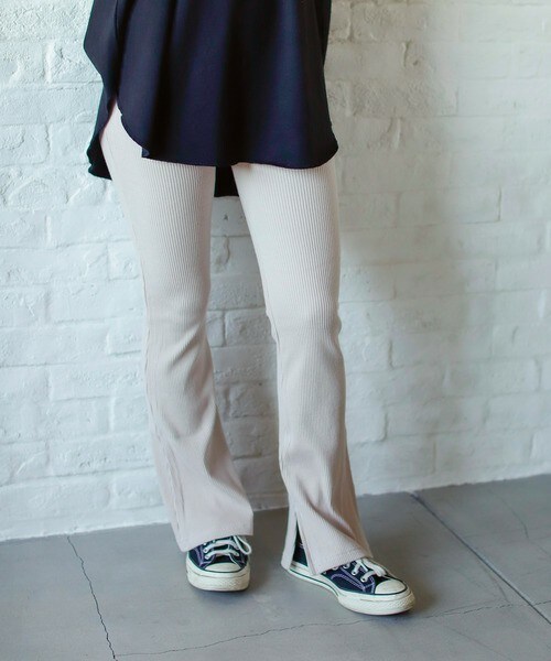 Auntie Rosa Holiday（アンティローザホリデー）の「サイドスリットフレアレギンス（レギンス/スパッツ・レディース・ブラック/ブラウン/ホワイト/グリーン・FREE）」の2枚目の写真