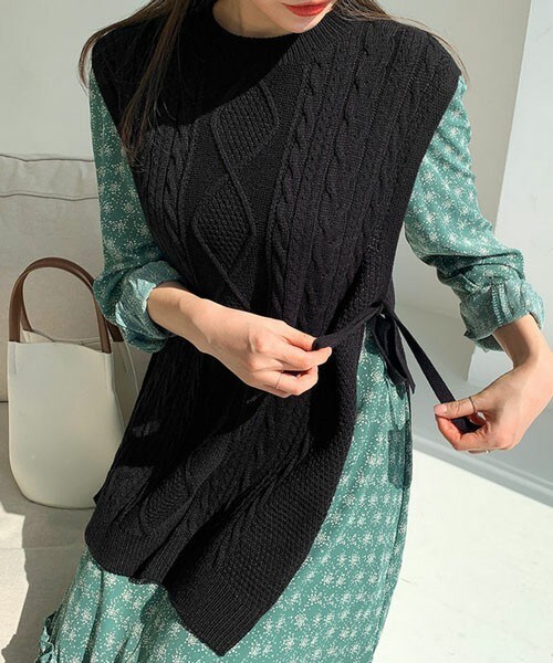 DHOLIC（ディーホリック）の「リボンケーブルニットベスト（ベスト・レディース・グリーン/ブラック/ベージュ/その他・FREE）」の2枚目の写真