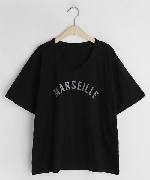 DHOLIC（ディーホリック）の「VネックロゴTシャツ（Tシャツ/カットソー・レディース・ベージュ/ホワイト/ブラック/ブルー・FREE）」の3枚目の写真