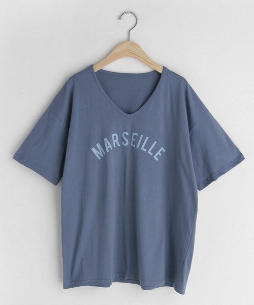 DHOLIC（ディーホリック）の「VネックロゴTシャツ（Tシャツ/カットソー・レディース・ベージュ/ホワイト/ブラック/ブルー・FREE）」の4枚目の写真