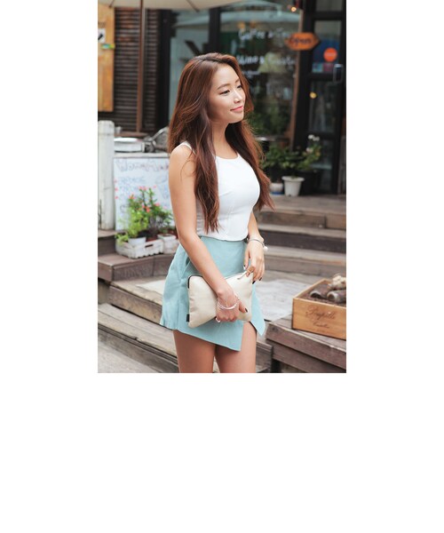 STYLENANDA(スタイルナンダ)の「後ジッパーノースリーブスリムクロップドトップス(トップス・レディース・ホワイト/カーキ/ブラック・フリーサイズ)」の20枚目の写真