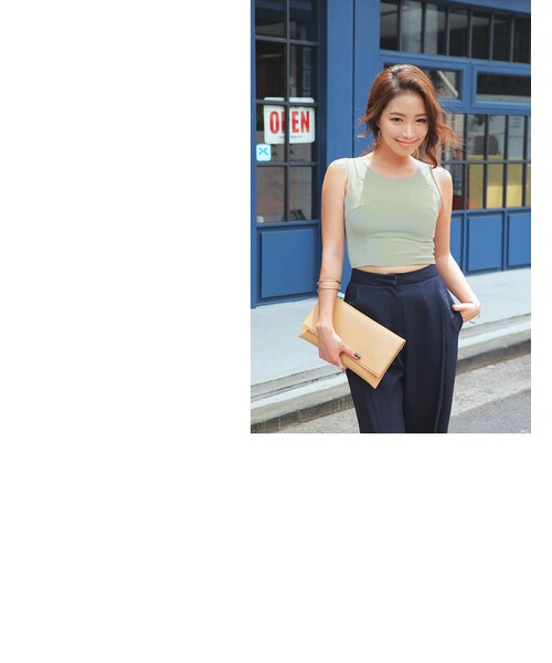 STYLENANDA(スタイルナンダ)の「後ジッパーノースリーブスリムクロップドトップス(トップス・レディース・ホワイト/カーキ/ブラック・フリーサイズ)」の10枚目の写真