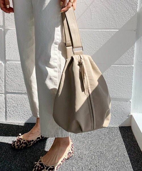 DHOLIC（ディーホリック）の「ワンショルダーバッグ（ショルダーバッグ・レディース・ブラック/ベージュ/ホワイト・FREE）」の3枚目の写真