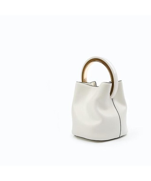 no brand（ノーブランド）の「ラウンドリング ハンド バケット バッグ・ホワイト（ハンドバッグ・レディース・その他）」の4枚目の写真