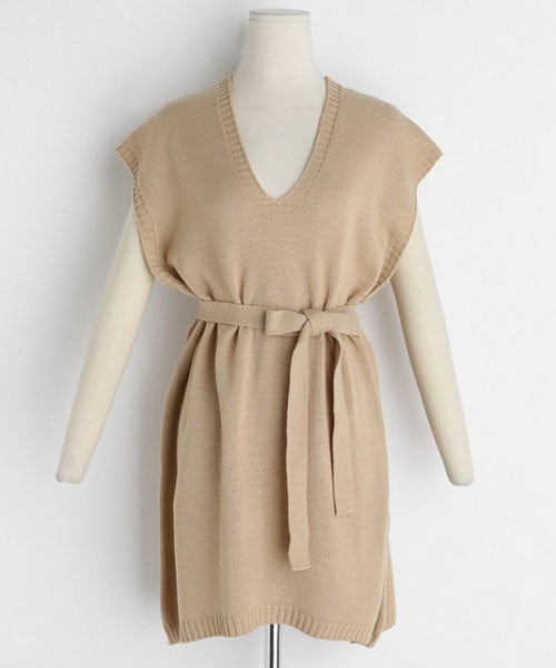 DHOLIC（ディーホリック）の「ストラップ付Vネックベスト（ベスト・レディース・グリーン/ホワイト/ブラック/ベージュ・FREE）」の4枚目の写真