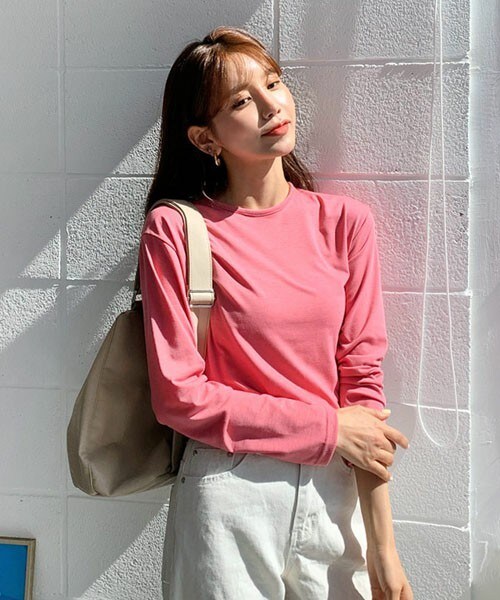 DHOLIC(ディーホリック)の「ラウンドネックTシャツ(Tシャツ/カットソー・レディース・ピンク/ホワイト/ベージュ/グリーン/ブルー/ブラック/パープル・FREE)」の1枚目の写真