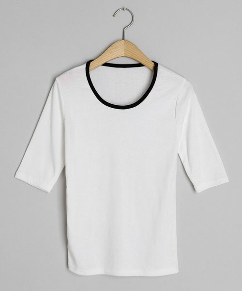 DHOLIC（ディーホリック）の「配色ラウンドネックTシャツ（Tシャツ/カットソー・レディース・ブラック/パープル/ホワイト/ベージュ・FREE）」の2枚目の写真