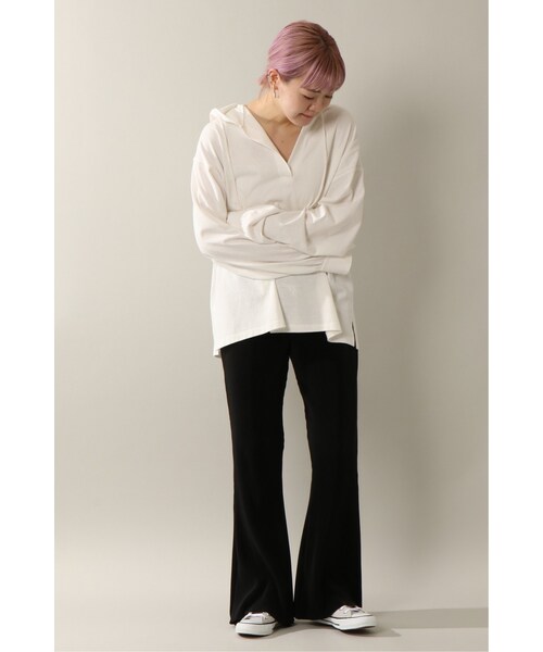 notch.(ノッチ)の「プリーツフレアパンツ(パンツ・オフホワイト/ブラック/ミントグリーン/ターコイズブルー/ソフトパープル/ライラック/パープル・M(9ゴウ)/トールM)」の2枚目の写真