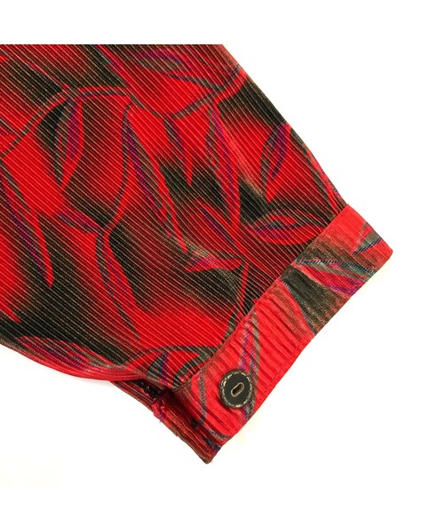 USED(ユーズド)の「Bright red aunty pleats tops-1014-3(Tシャツ/カットソー・レディース・その他)」の11枚目の写真