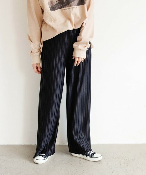 Auntie Rosa Holiday(アンティローザホリデー)の「ミニプリーツワイドパンツ(その他パンツ・レディース・ホワイト/ブラック/ベージュ/ブルー・FREE)」の2枚目の写真