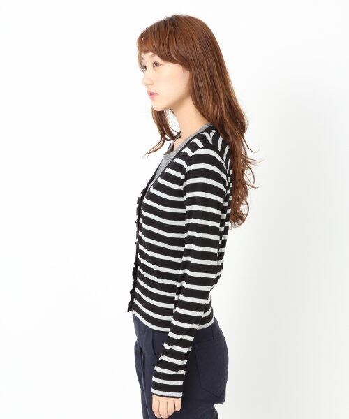 LOWRYS FARM（ローリーズファーム）の「レーヨンVカットカーデロングスリーブ（トップス・レディース・ブラック/グレー/チャコールグレー/レッド/ベージュ/ネイビー・Ｍ/Ｌ）」の7枚目の写真