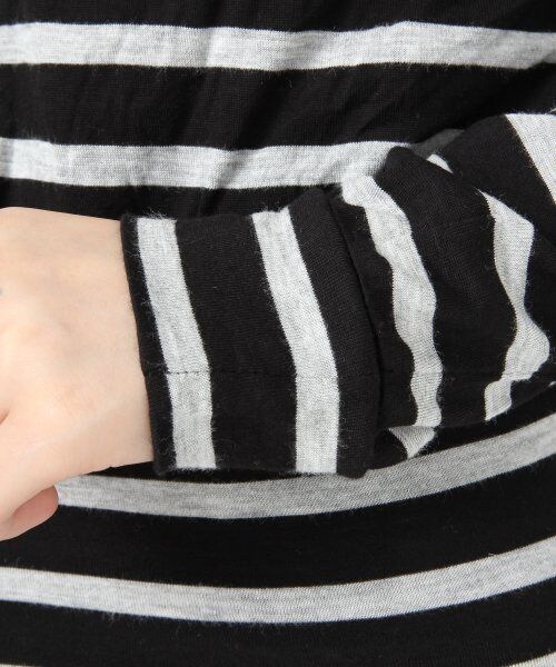 LOWRYS FARM（ローリーズファーム）の「レーヨンVカットカーデロングスリーブ（トップス・レディース・ブラック/グレー/チャコールグレー/レッド/ベージュ/ネイビー・Ｍ/Ｌ）」の12枚目の写真