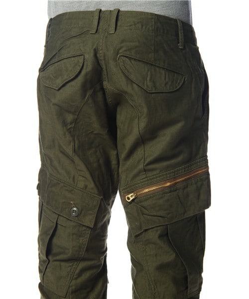 Johnbull Private labo(ジョンブルプライベートラボ)の「アシンメトリーカーゴパンツ(カーゴパンツ・メンズ・オリーブ・SMALL/MEDIUM/LARGE/X-LARGE/XX-LARGE)」の6枚目の写真