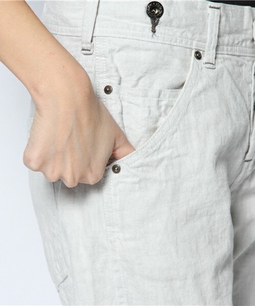 Johnbull Private labo（ジョンブルプライベートラボ）の「【CLUEL 7月号掲載！】サスペンダーワークパンツ（デニムパンツ・レディース・ホワイト/ホワイト系その他・X-SMALL/SMALL/MEDIUM）」の10枚目の写真