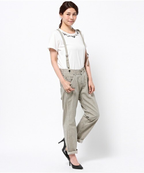 Johnbull Private labo（ジョンブルプライベートラボ）の「【CLUEL 7月号掲載！】サスペンダーワークパンツ（デニムパンツ・レディース・ホワイト/ホワイト系その他・X-SMALL/SMALL/MEDIUM）」の2枚目の写真