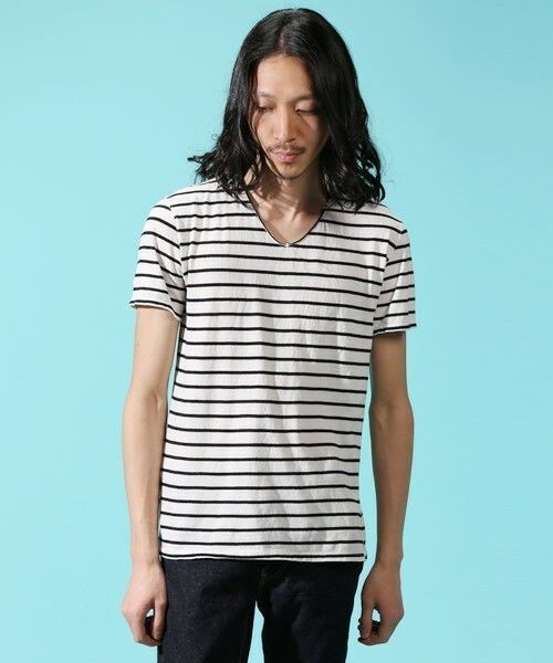 Johnbull Private labo（ジョンブルプライベートラボ）の「ボーダーVネックTシャツ（Tシャツ/カットソー・メンズ・ホワイト/ブラック/レッド・SMALL/MEDIUM/LARGE）」の7枚目の写真