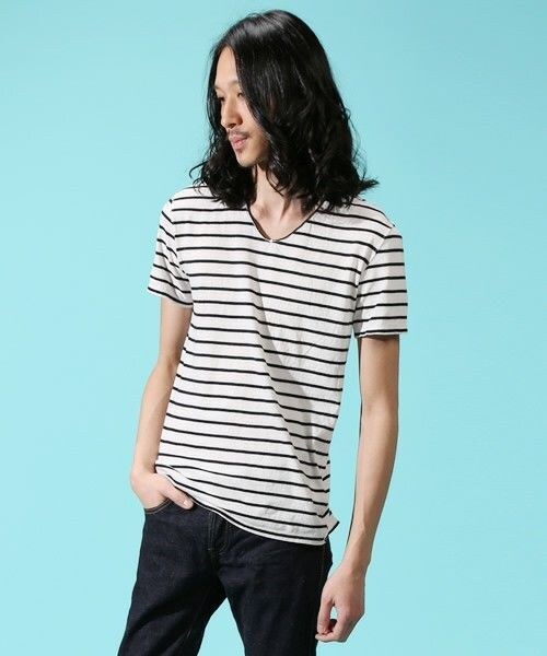 Johnbull Private labo（ジョンブルプライベートラボ）の「ボーダーVネックTシャツ（Tシャツ/カットソー・メンズ・ホワイト/ブラック/レッド・SMALL/MEDIUM/LARGE）」の13枚目の写真