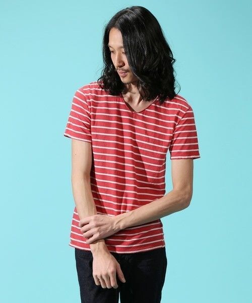 Johnbull Private labo（ジョンブルプライベートラボ）の「ボーダーVネックTシャツ（Tシャツ/カットソー・メンズ・ホワイト/ブラック/レッド・SMALL/MEDIUM/LARGE）」の3枚目の写真