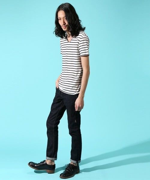 Johnbull Private labo（ジョンブルプライベートラボ）の「ボーダーVネックTシャツ（Tシャツ/カットソー・メンズ・ホワイト/ブラック/レッド・SMALL/MEDIUM/LARGE）」の6枚目の写真