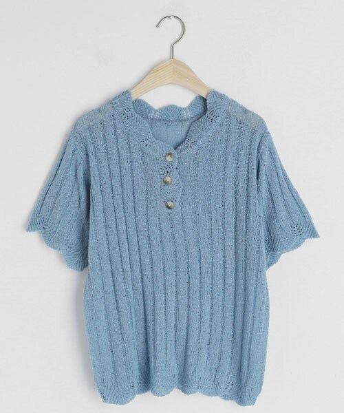 DHOLIC（ディーホリック）の「ボタンスカラップニット（ニット/セーター・レディース・グリーン/ホワイト/ブルー/ブラック/ピンク・FREE）」の4枚目の写真