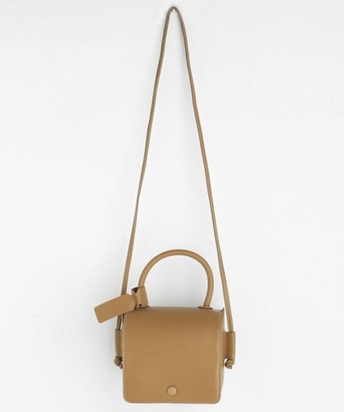 DHOLIC(ディーホリック)の「2WAYフラップスクエアバッグ(ショルダーバッグ・レディース・イエロー/ブラウン/ブラック/ベージュ・FREE)」の4枚目の写真