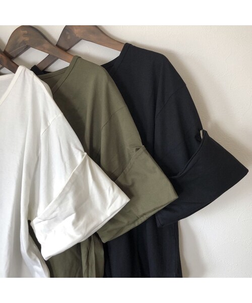 copine(コピン)の「再入荷!ゆるっと大人可愛い!袖ロールアップVネックTシャツ (3color)【クリックポスト対象商品】(Tシャツ/カットソー・レディース・その他)」の15枚目の写真