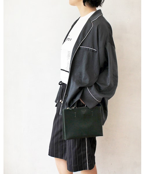 L'Ancre（アンカー）の「L'Ancre (アンカー）スエードサテンパイピングテーラーシャツ（テーラードジャケット・レディース・グレー/ベージュ・38(M)）」の2枚目の写真