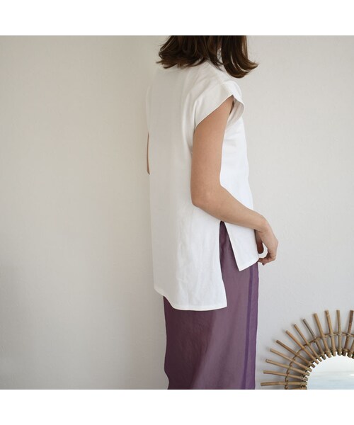 Lavish Gate（ラヴィッシュゲート）の「nh-tops-04035　日本製　クルーネック ノースリーブトップス　ホワイト　ピスタチオ　キャメル　チャコール（Tシャツ/カットソー・レディース・その他）」の6枚目の写真