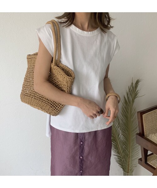 Lavish Gate（ラヴィッシュゲート）の「nh-tops-04035　日本製　クルーネック ノースリーブトップス　ホワイト　ピスタチオ　キャメル　チャコール（Tシャツ/カットソー・レディース・その他）」の4枚目の写真