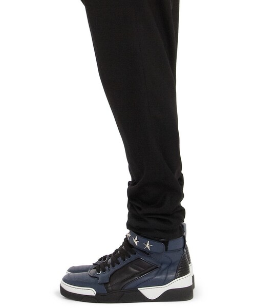 GIVENCHY（ジバンシイ）の「Givenchy Tyson High Top Leather Sneakers with Stars（スニーカー・メンズ・Blue・EU 40 (US 7)/EU 41 (US 8)/EU 42 (US 9)/EU 44 (US 11)/EU 45 (US 12)/EU 43 (US 10)）」の3枚目の写真