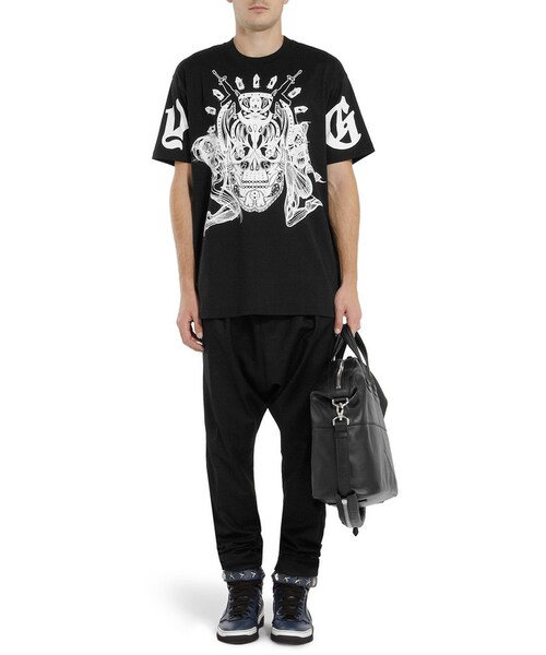 GIVENCHY（ジバンシイ）の「Givenchy Tyson High Top Leather Sneakers with Stars（スニーカー・メンズ・Blue・EU 40 (US 7)/EU 41 (US 8)/EU 42 (US 9)/EU 44 (US 11)/EU 45 (US 12)/EU 43 (US 10)）」の4枚目の写真